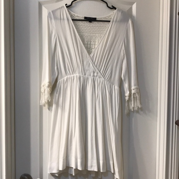 White dress - Picture 1 of 6